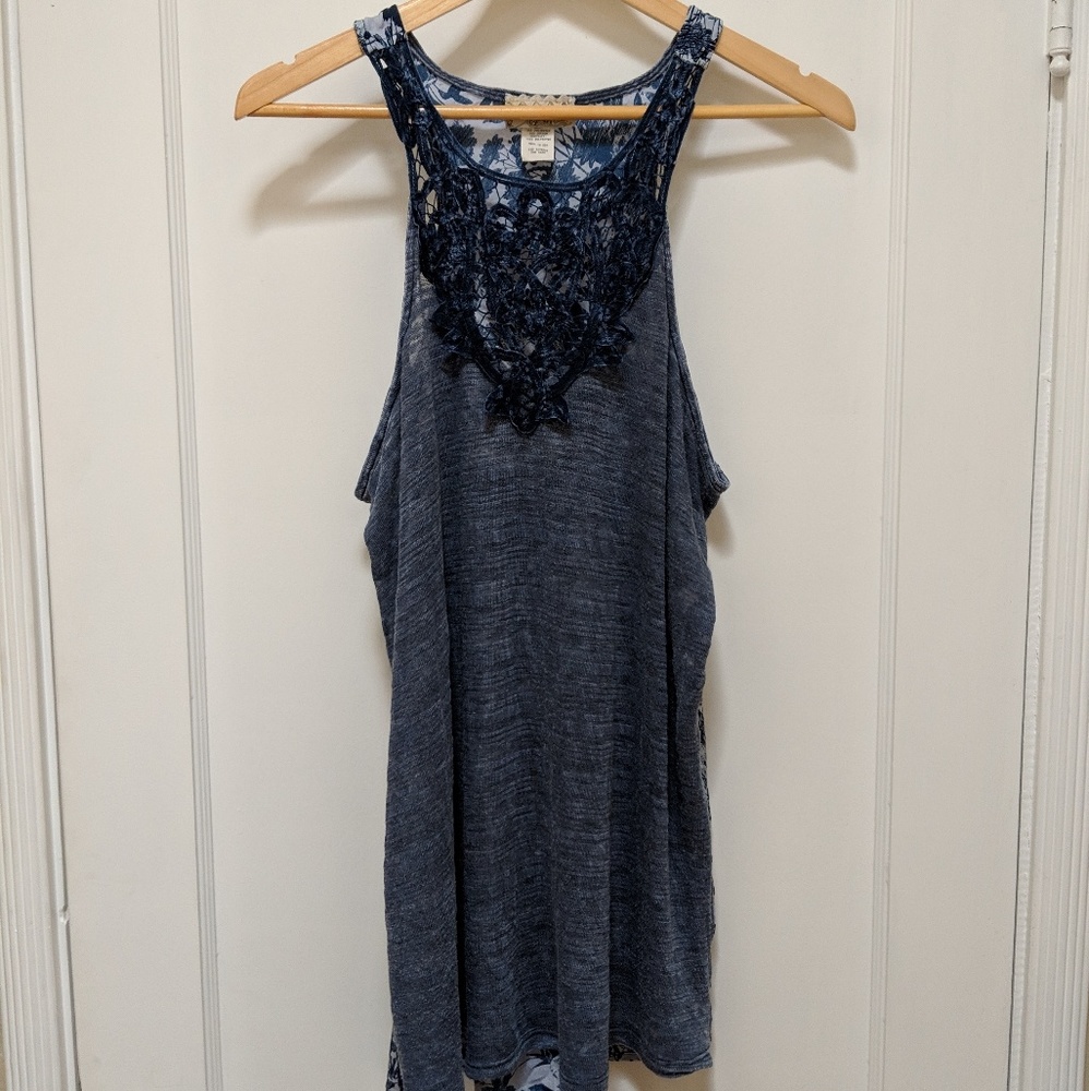 Gimmicks by BKE | Boho blue floral tank top